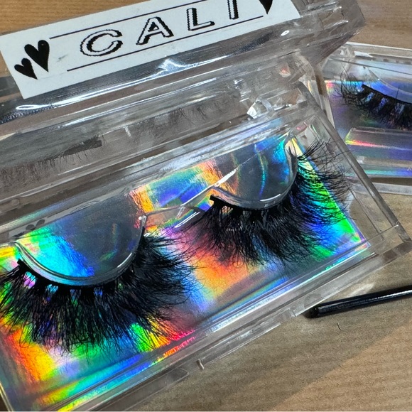 ✨1-10 or 2-18✨25mm 👌🏼Quality Lashes (comes with spool and info on upkeep) - Picture 7 of 15